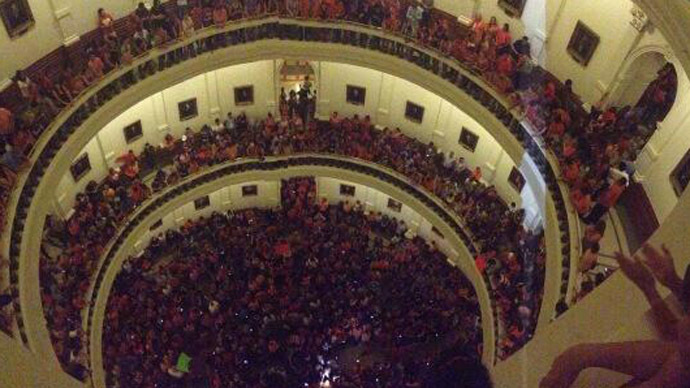 Texas abortion bill aborted: Filibuster denies passage of hospital-closing law