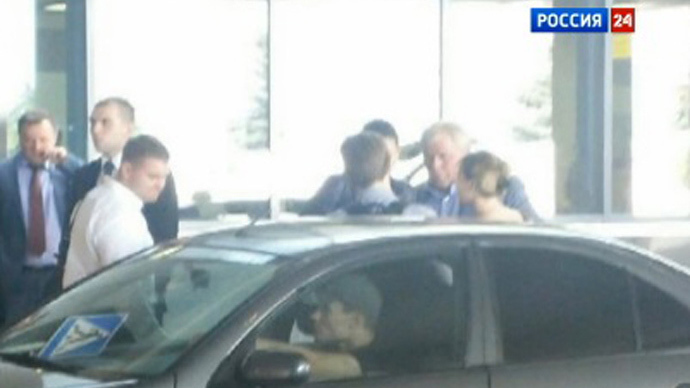 ‘No plans to leave Russia’: Snowden has job offer, awaits reunion with family, girlfriend