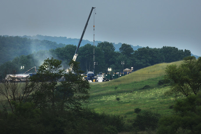 A hydraulic fracturing site is viewed on June 19, 2012 in South Montrose, Pennsylvania. (Spencer Platt/Getty Images/AFP )