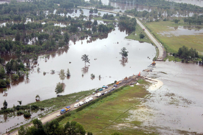 A view of flooded areas from a Russian Emergencies Ministry helicopter. (RIA Novosti)