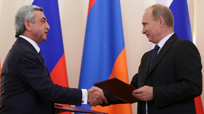 Armenia chooses Russian trade deal over EU