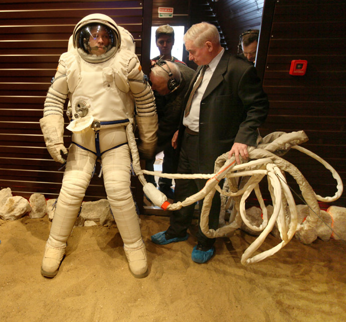 Handout file photograph released by SSC RF â IBMP RAS (IBMP) on June 4, 2010 shows scientists testing the "Orlan" space suit inside the Mars500 isolation facility in Moscow on March 23, 2009. (AFP/IBMP)