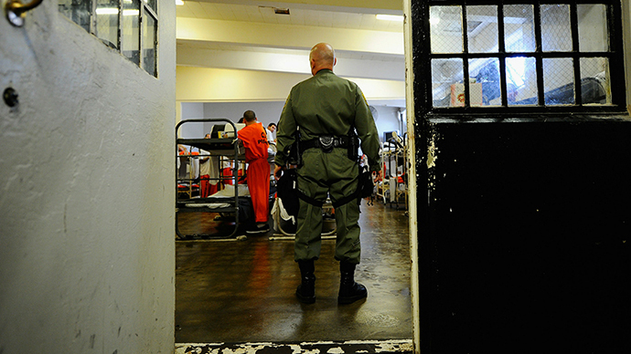 High court orders California to release thousands of prisoners