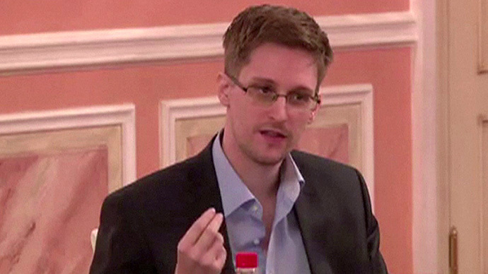 Germany considers questioning Snowden in Moscow, won't grant him asylum