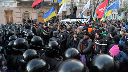 Thousands hit Kiev streets in rival rallies as mayor suspended over protest crackdown