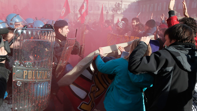 'Pitchfork' protesters clash with police as Italy hit by week of anti-austerity rallies