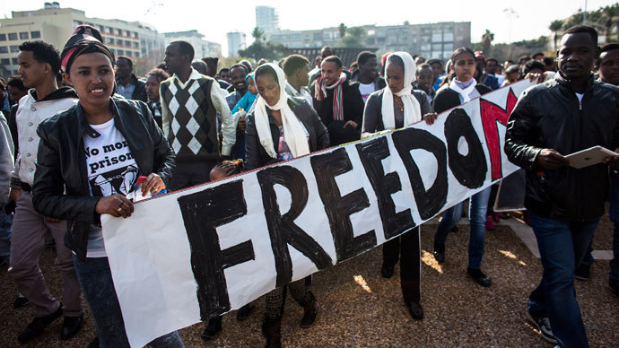 30,000 African migrants take to Tel-Aviv streets protesting detention policy