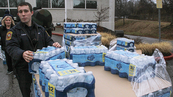 Hundreds reported sick amid indefinite water ban after W. Virginia chemical spill