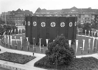 Berlin's then-Adolf-Hitler-Platz decorated for the Olympic Games, 25 July 1936. (Image: warwick.ac.uk)