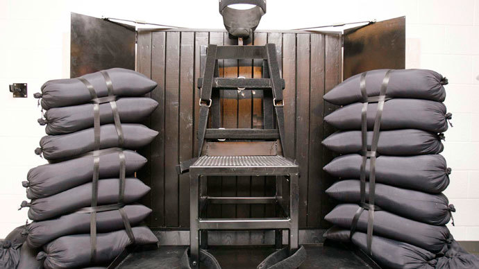 Panicked lawmakers mull firing squad executions as drug shortage worsens