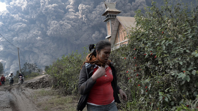 Indonesia volcano erupts killing 16 (PHOTOS)