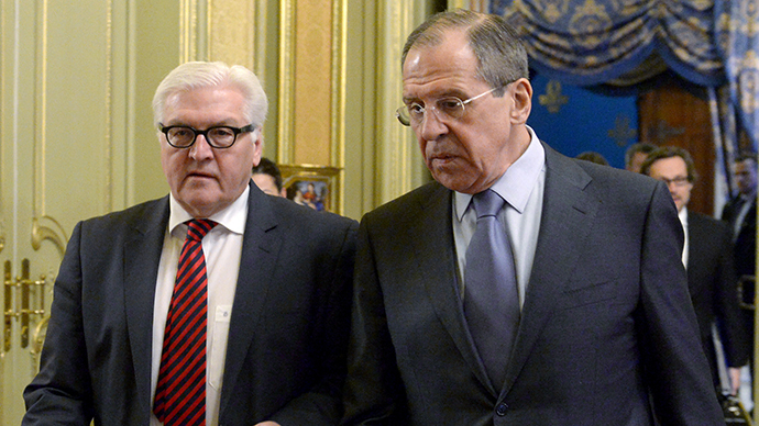 Foreign Minister Sergei Lavrov (right) and German Foreign Minister Frank-Walter Steinmeier during a meeting in Moscow on February 14, 2014. (RIA Novosti / Eduard Pesov)