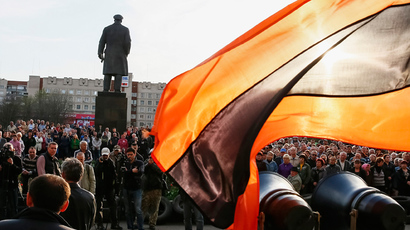 Massive anti-Maidan rallies grip eastern Ukraine as residents demand referendum