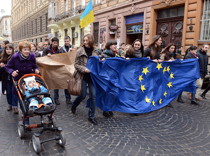 Lvov, November 22, 2013. (AFP Photo / Yuriy Dyachyshyn)
