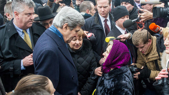 US Secretary of State John Kerry speaks to people at the Shrine of the Fallen in Kiev on March 4, 2014.(AFP Photo / Volodymyr Shuvayev)