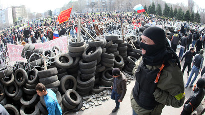 Kiev threatens force against eastern Ukraine protesters