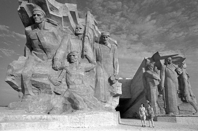 A monument to the defenders of the Adzhimushkay Quarry, who for 170 days held out Nazi attacks in catacombs near Kerch (RIA Novosti / Dudchenko)