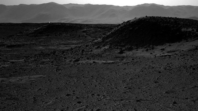 Mars Rover's 'mysterious light' photo causes wild speculations about alien life