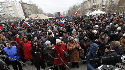 Ukraine's Slavyansk under siege as Kiev orders crackdown on protests