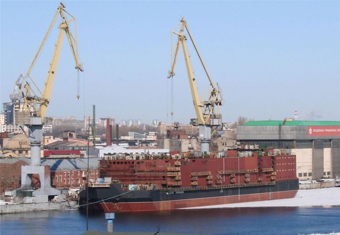 âAkademik Lomonosovâ in dock. Image from topwar.ru