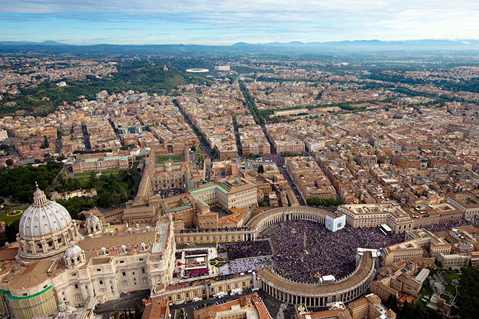 An aerial view is seen of St. Peter's square in Vatican (Reuters / Polizia di Stato)