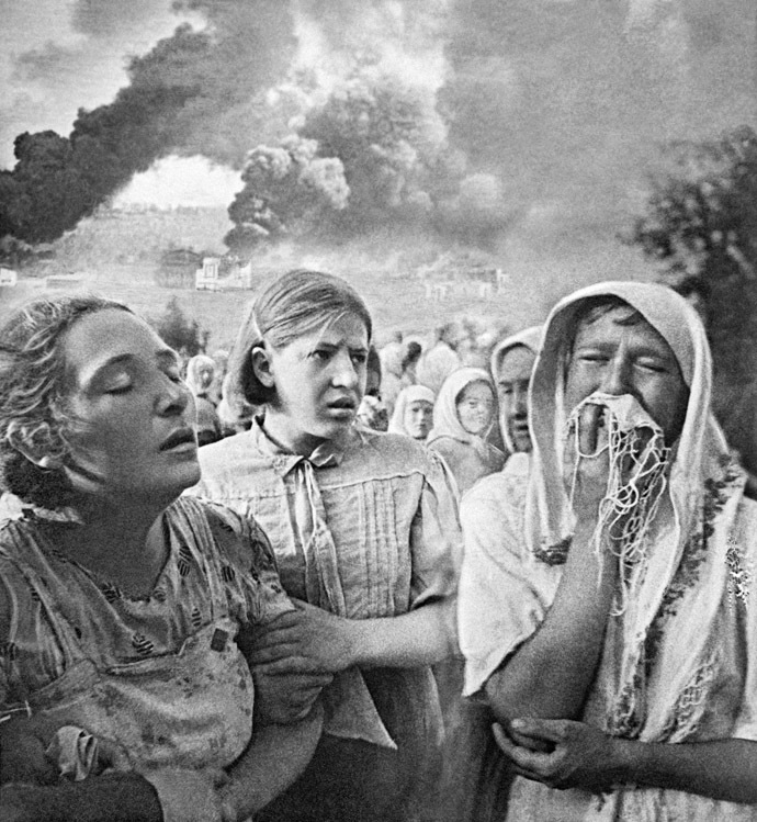 Women crying. June 23, 1941, Kiev, Ukraine. Photo by K. Lishko. (RIA Novosti)