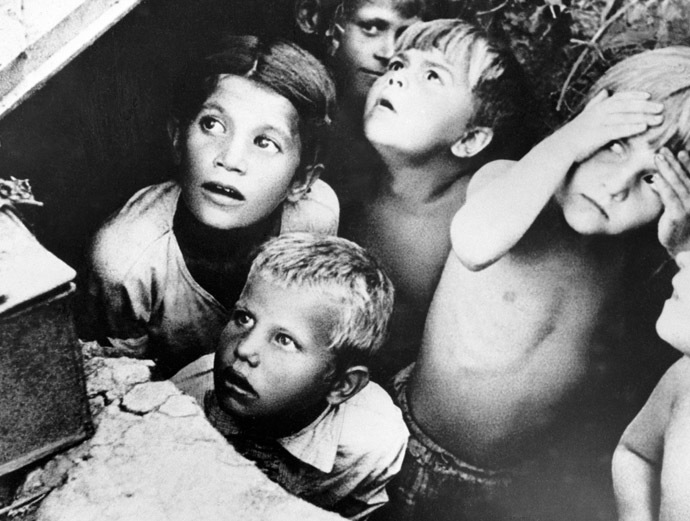 Soviet children during a Nazi air-strike on the outskirts of Minsk, Belarus. 24.06.1941. Photo by Yaroslavtsev. (RIA Novosti)