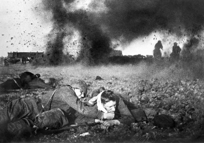 A battle on Moscow outskirts in October, 1941. Photo by Anatoly Garanin. (RIA Novosti)