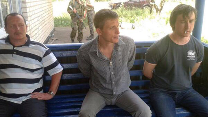 Russian journalists arrested for breaking ‘Kiev’s UN-marked helicopters’ news – report