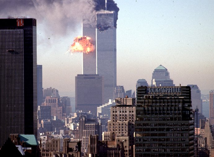 A hijacked commercial plane crashes into the World Trade Center 11 September 2001 in New York (AFP Photo)