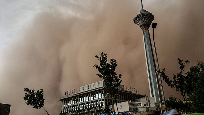 Monster sandstorm swallows Iran's capital Tehran, 4 killed (PHOTOS, VIDEO)