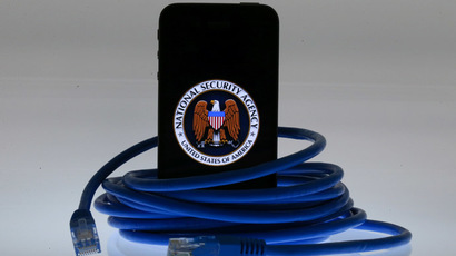Snowden shuns iPhones for security reasons – lawyer