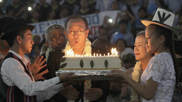 ‘Coca’ cake for UN chief: Bolivia gives Ban a birthday treat