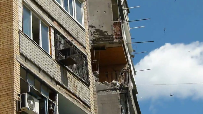 Slavyansk residential districts 'a mess' after Kiev troops' shelling, at least 3 killed (VIDEO)