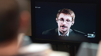 Snowden granted 3-yr residence permit in Russia - lawyer