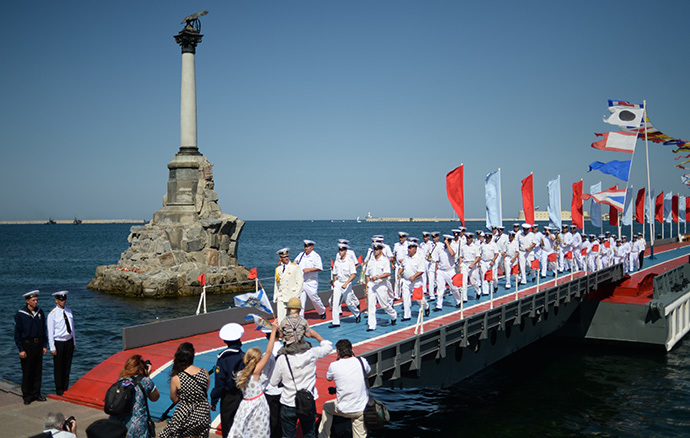 Black Sea Fleet seamen during Russian Navy Day celebrations in Sevastopol. (RIA Novosti / Konstantin Chalabov)
