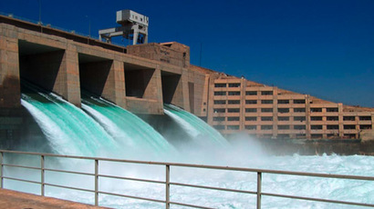 ISIS escapes Syria airstrikes by hiding at country’s largest dam, using hostages as human shield