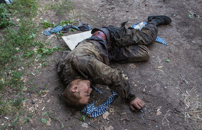 A wounded Ukrainian soldier captured during the battle for Shakhtyorsk. (RIA Novosti / Andrey Stenin)