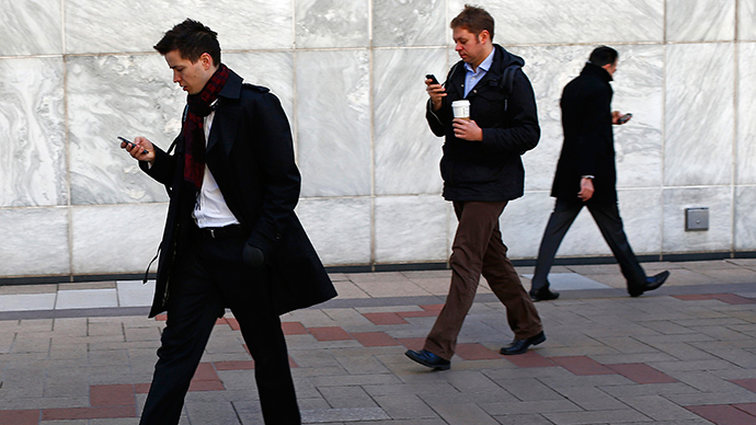 New app reveals how your smartphone can spy on you without permission (VIDEO)