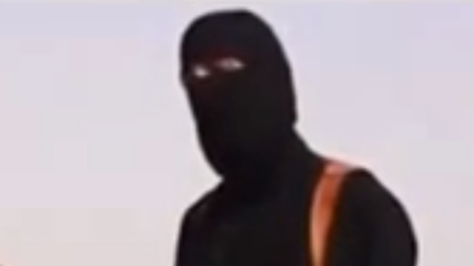 ​Intl manhunt underway for ‘British’ extremist in beheading video