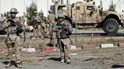 Obama authorizes 1,500 more troops to Iraq