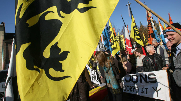 Members of the Flemish nationalist group Voorpost (Outpost) demonstrate calling for independence for the Flemish part of Belgium in Rhode-Saint-Genest, near Brussels (AFP Photo / Dominique Faget)