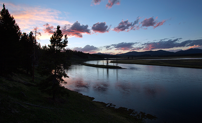 The Yellowstone River winds through the Hayden Valley in Yellowstone National Park, Wyoming (Reuters / Jim Urquhart)