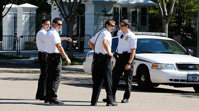 #SecretServiceFail: Armed man ‘slipped past agents, rode in elevator with Obama’