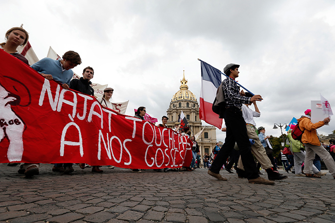 Tens Of Thousands Rally In France Against Ivf Surrogacy For Same Sex Families — Rt World News