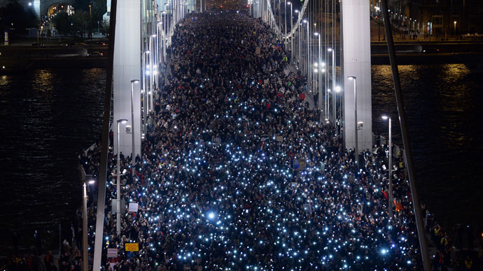 100,000+ rally in Hungary over internet tax despite govt concessions (PHOTO, VIDEO)