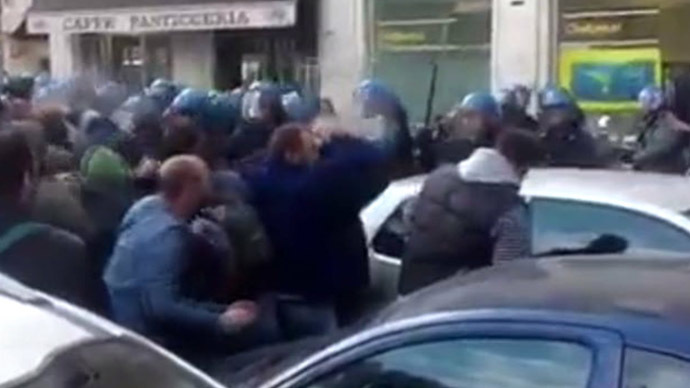 Clashes at German embassy in Rome over ThyssenKrupp plans to cut jobs (VIDEO)