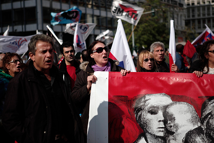 Protesters from the Communist-affiliated trade union PAME shout slogans during an anti-austerity rally in Athens November 1, 2014 (Reuters / Alkis Konstantinidis)