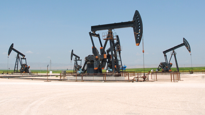 Islamic State seeks crisis manager to save ailing oil revenues - report