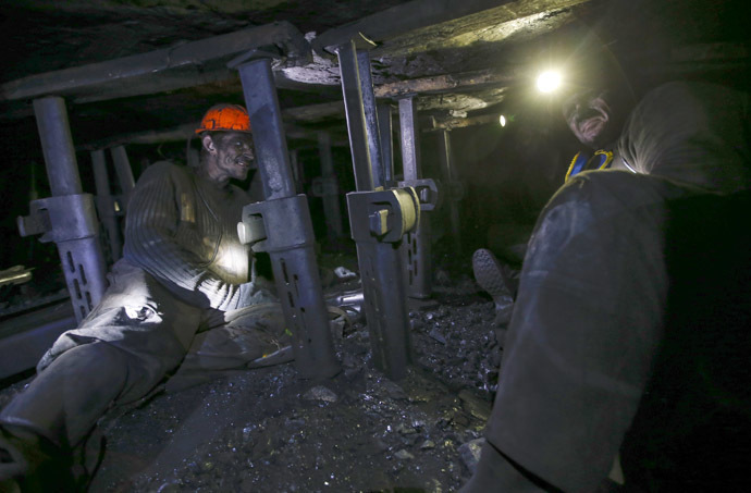 Miners work at the Gorniak 95 coal mine in the town of Makiyivka, near the regional capital of Donetsk in eastern Ukraine (Reuters/Maxim Zmeyev)